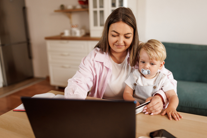 Maintenant tendance : Congé parental payé