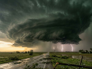 Powerful storms threaten the Southern Plains, Midwest and Ohio Valley 